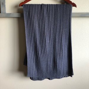 Oversized women’s scarf